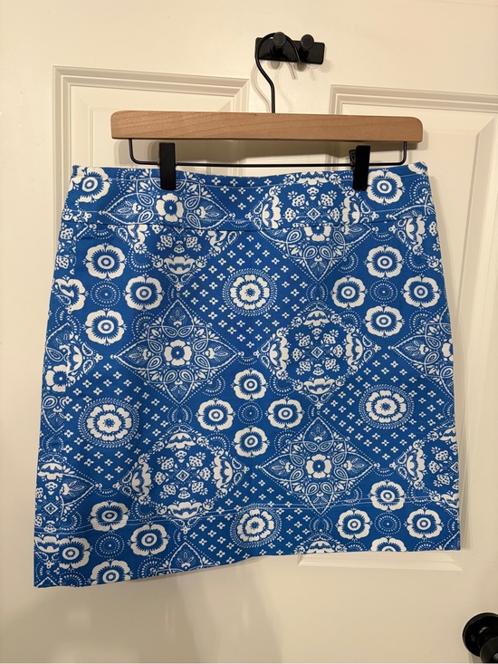 Talbots Dresses & Skirts - New with Tags Talbot’s size 10P Blue & white Floral Tile Print Women's Skirt.